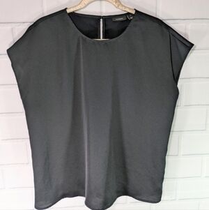 Halogen Black Lightweight Top Keyhole Back Neck Closure